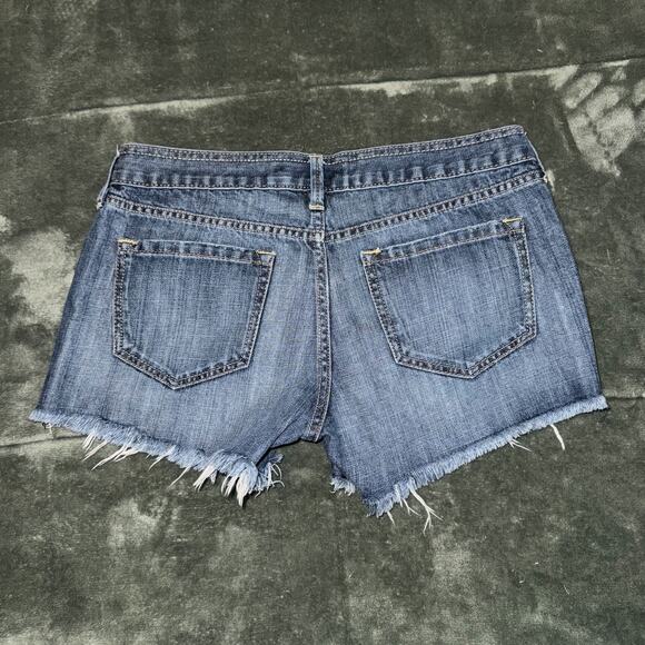 Old Navy Y2K 2007 Ultra Low Rise Denim Cut-Off Shorts Womens 6 Cotton Casual - Picture 2 of 8